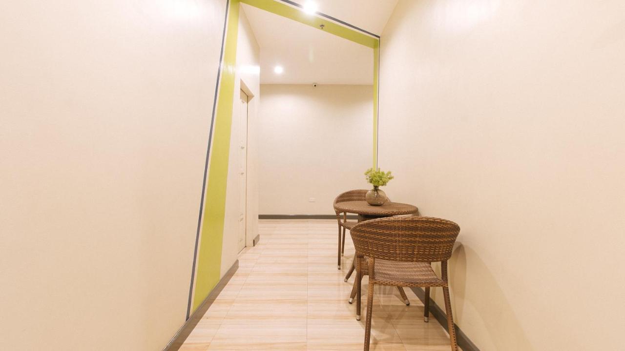 Urbanview At Lacson Street Bacolod City By Reddoorz 外观 照片
