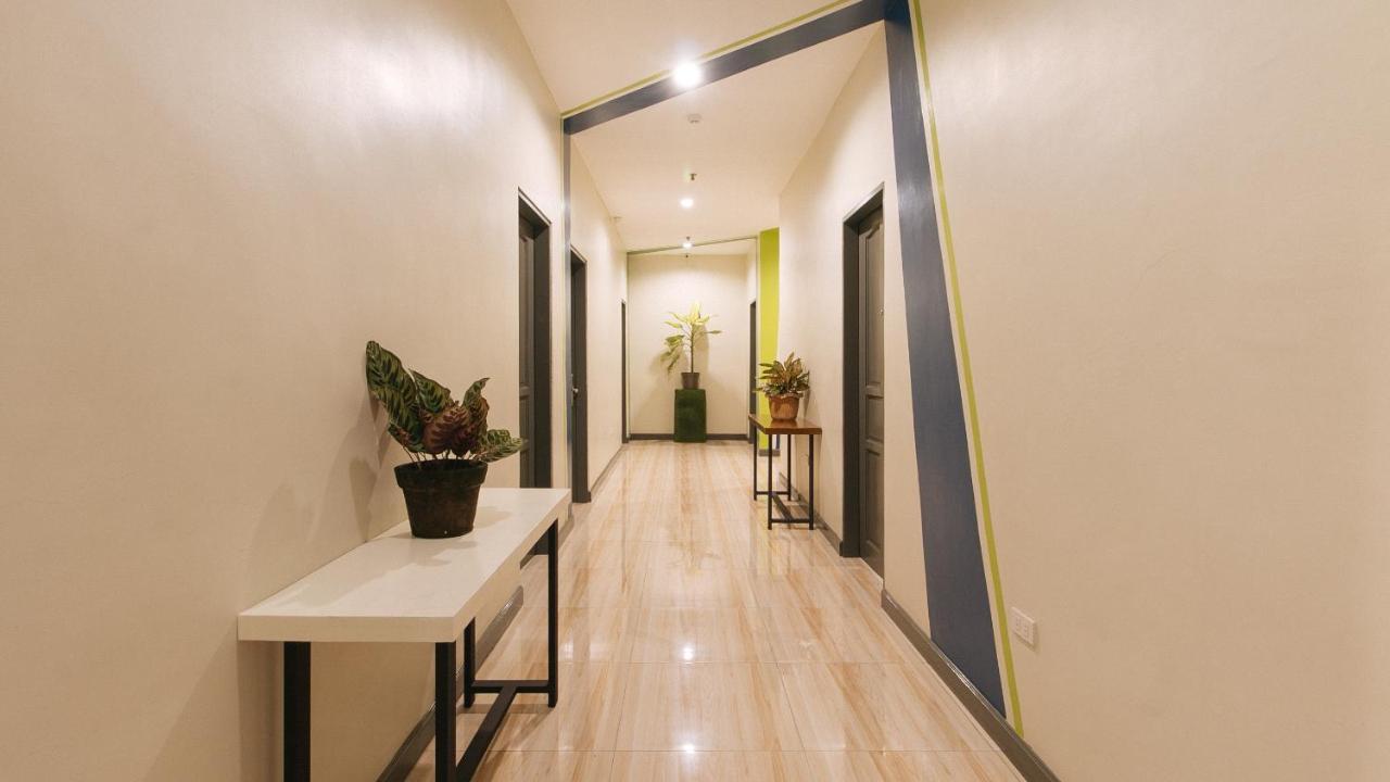 Urbanview At Lacson Street Bacolod City By Reddoorz 外观 照片
